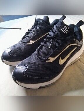 Nike Air Max Black White Size 9.5 Men